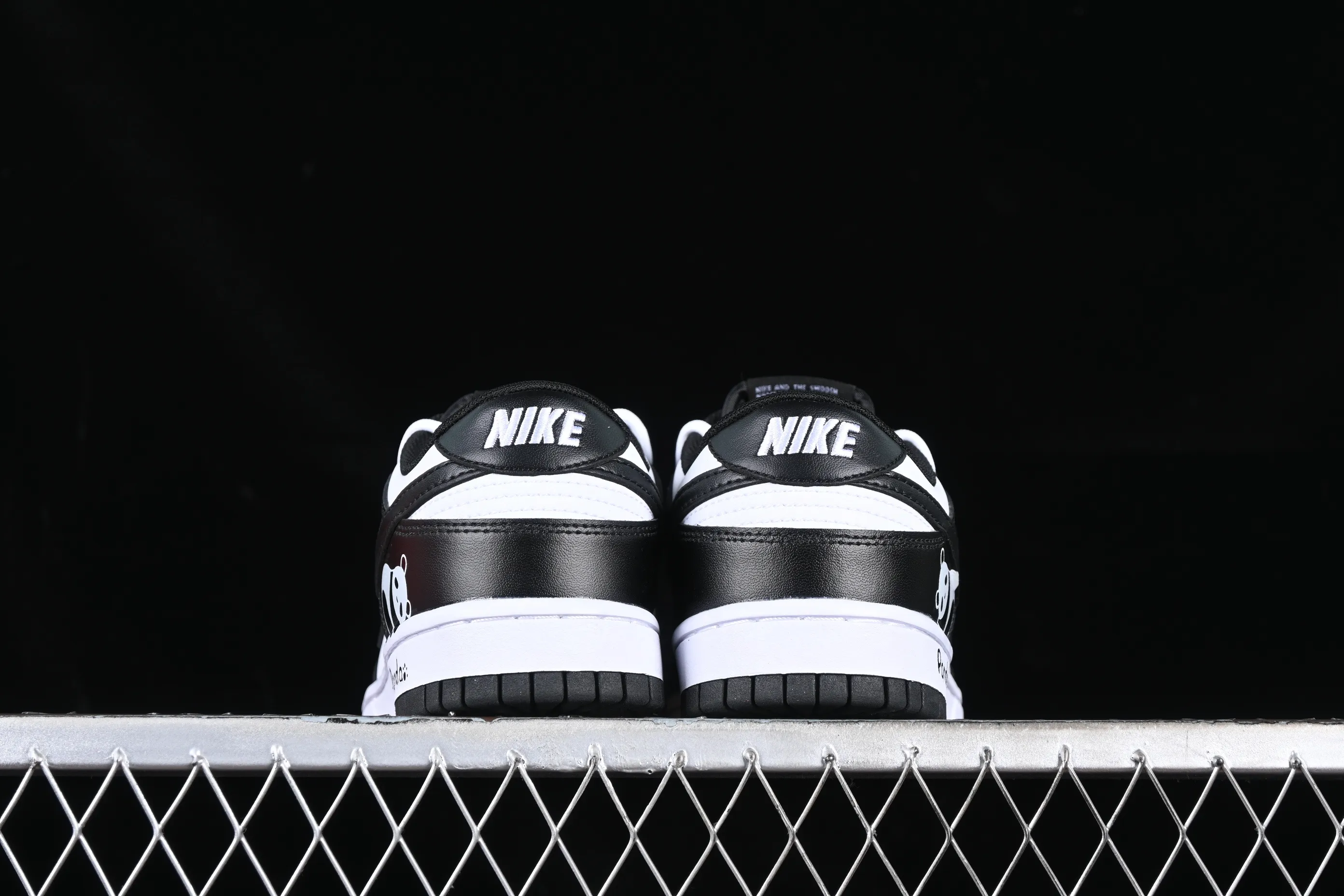 All Categories Nk SB Dunk Series Nk SB Dunk Low Low-top sneakers Nk Dunk Low Black and White Panda Customized version of deconstructed strap casual sneakers DD1391-100